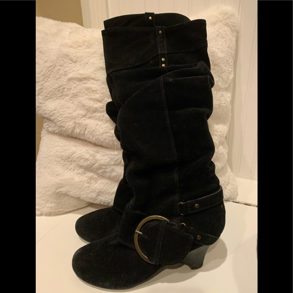 Black suede boots